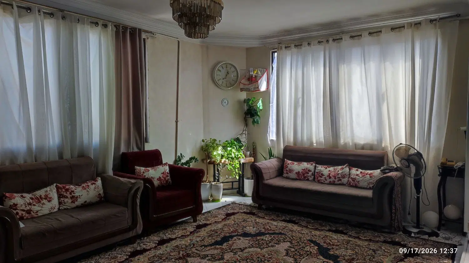 رهن ۷۰ متری ، ساجدی