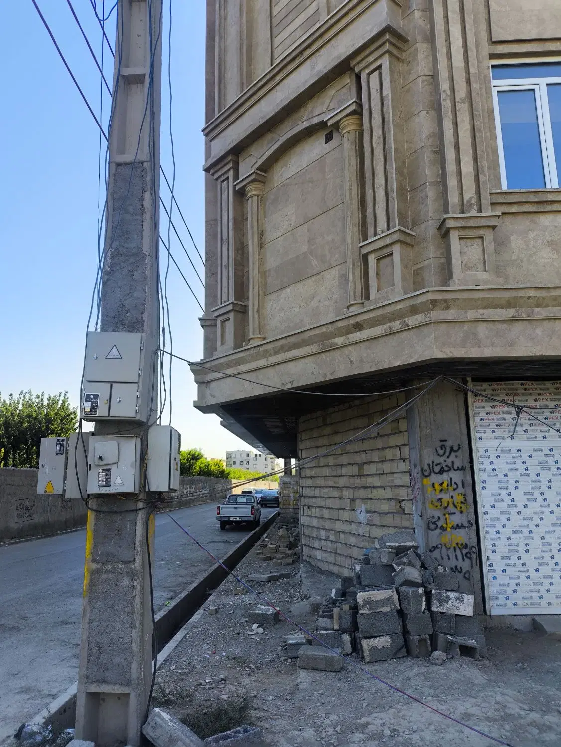 200متر زمین با بر 8_5