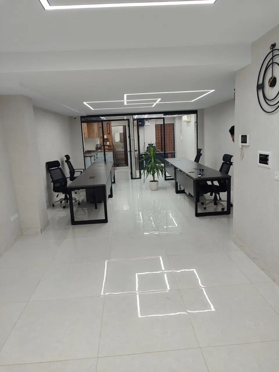 فروش تجاری ۸۰ متری فول امکانات