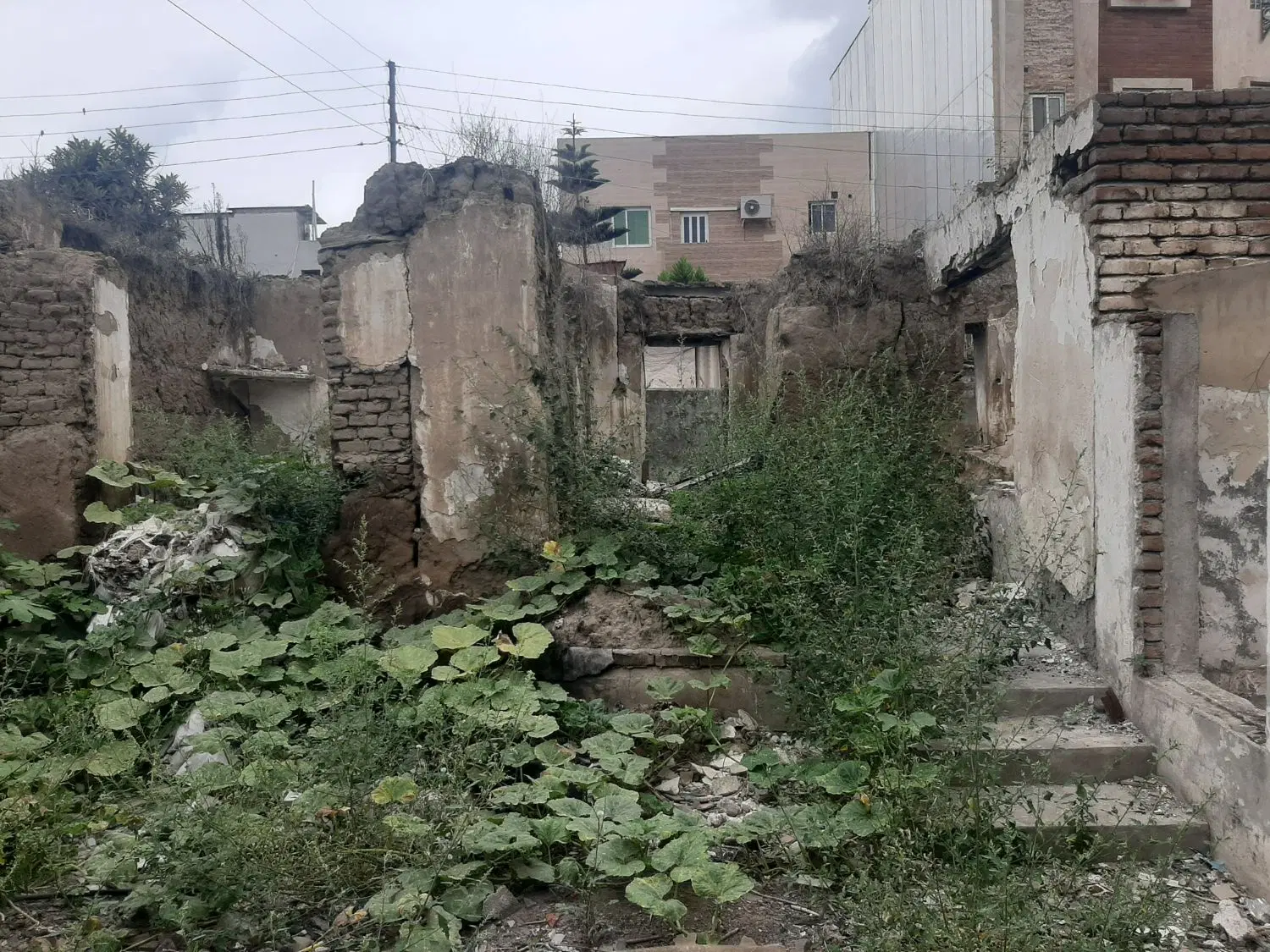اجاره خونه گلنگی تخریب شده ماه ۵تومان