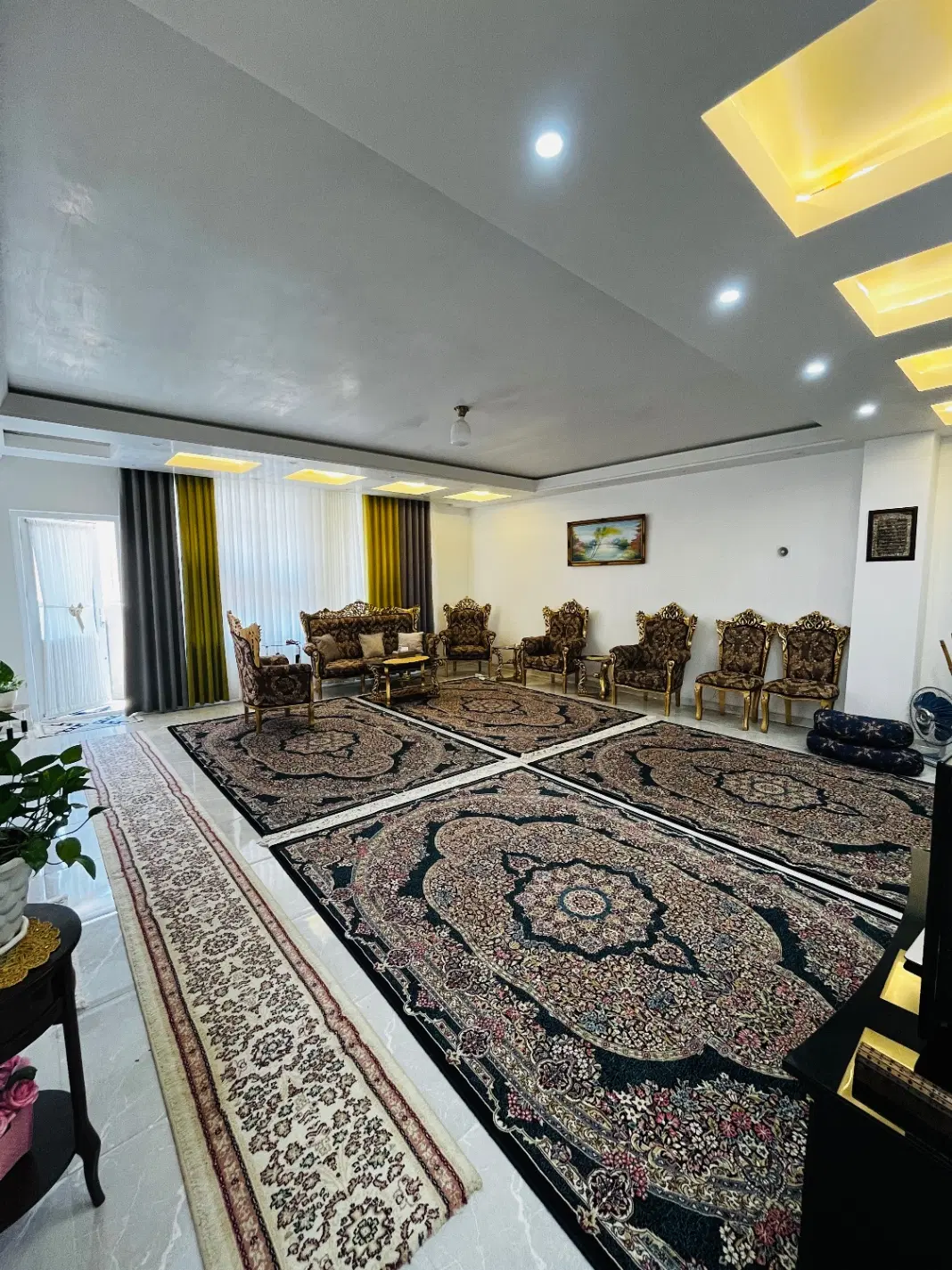 دو طبقه روی پیلوت