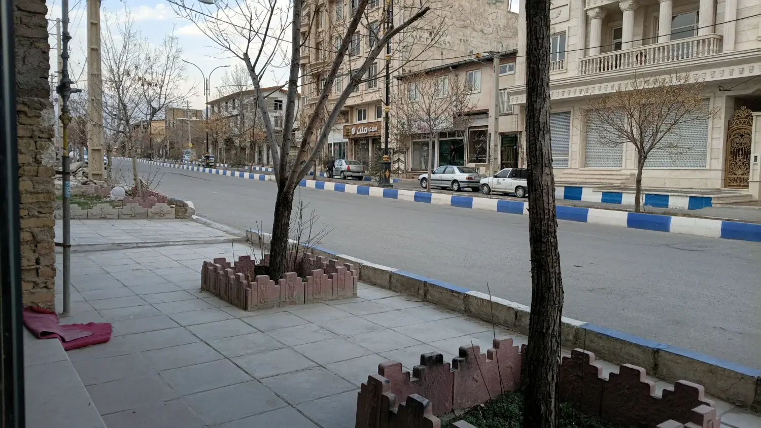 زمین چهار دیواری