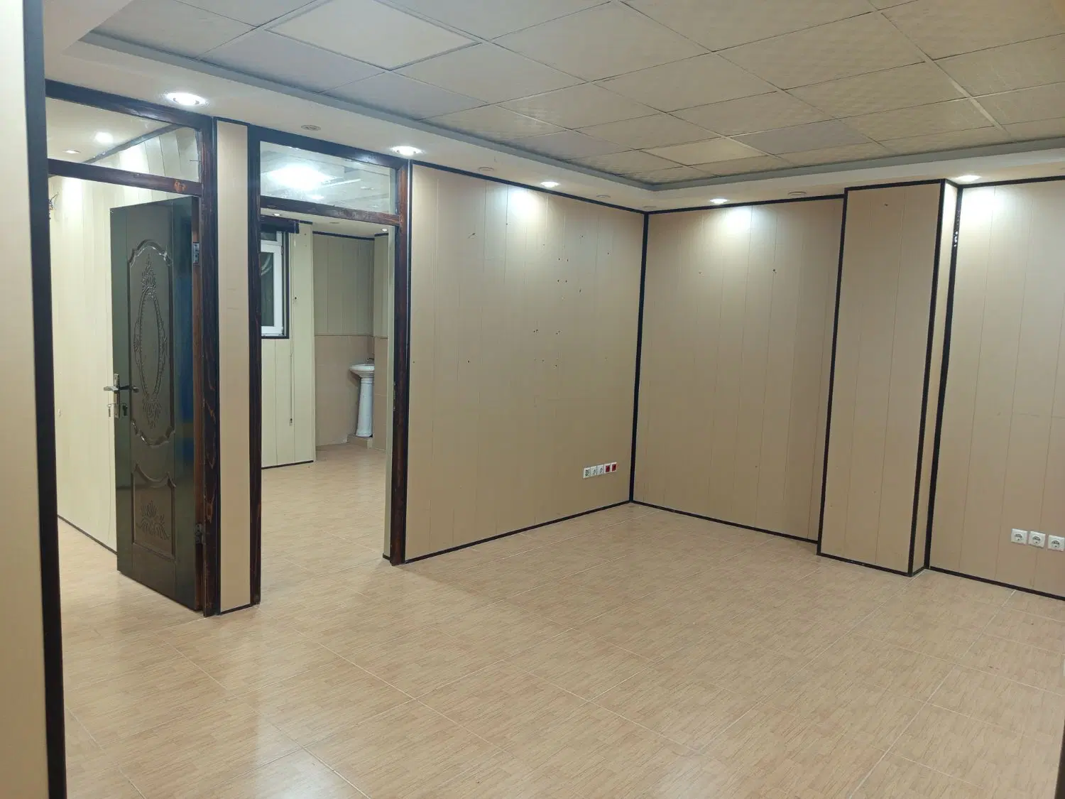 ۷۰متر  تجاری  ۲ خواب ساختمان طبیب  کد ۲۲۴