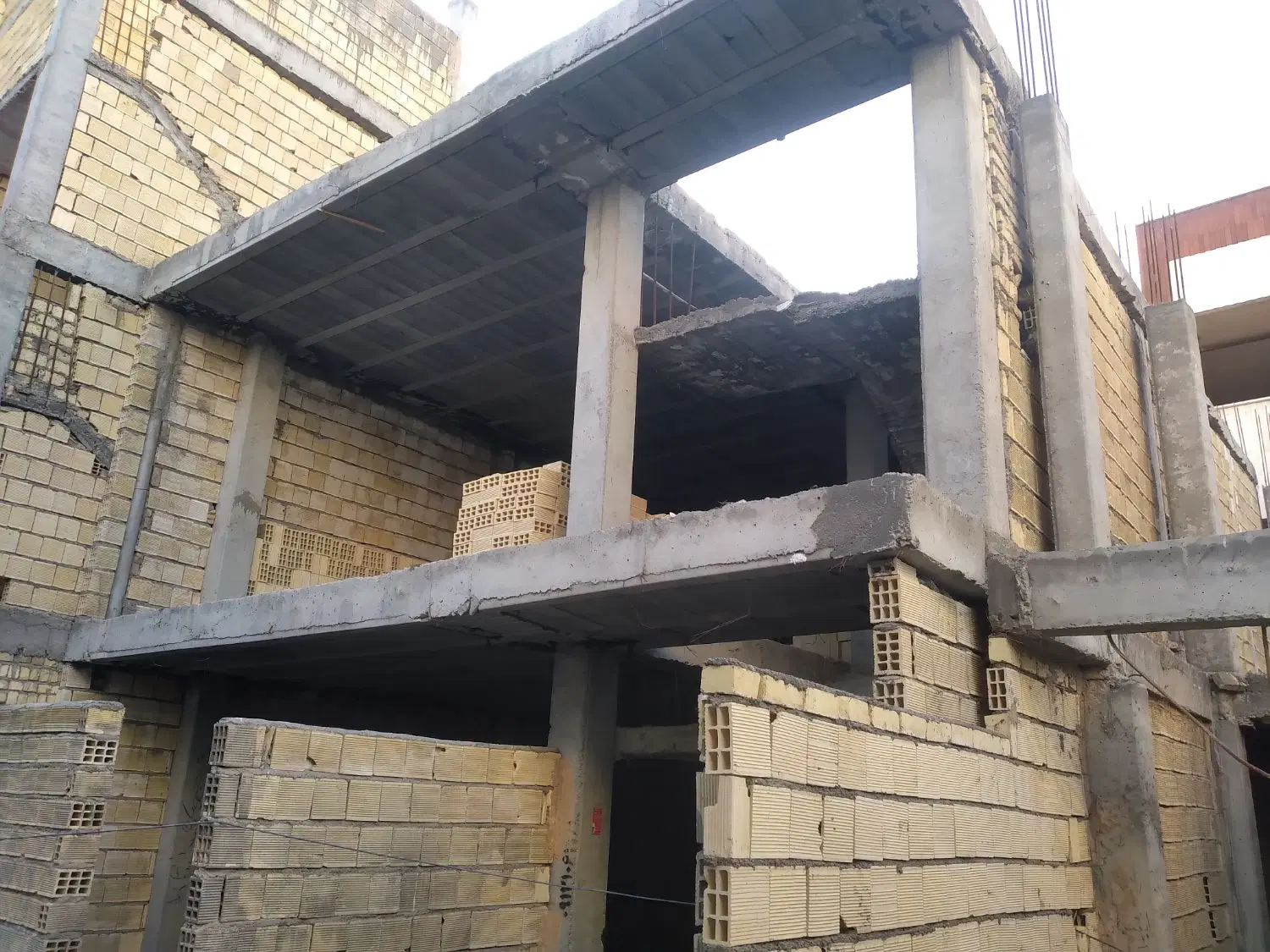 واحد مسکونی سفتکاری