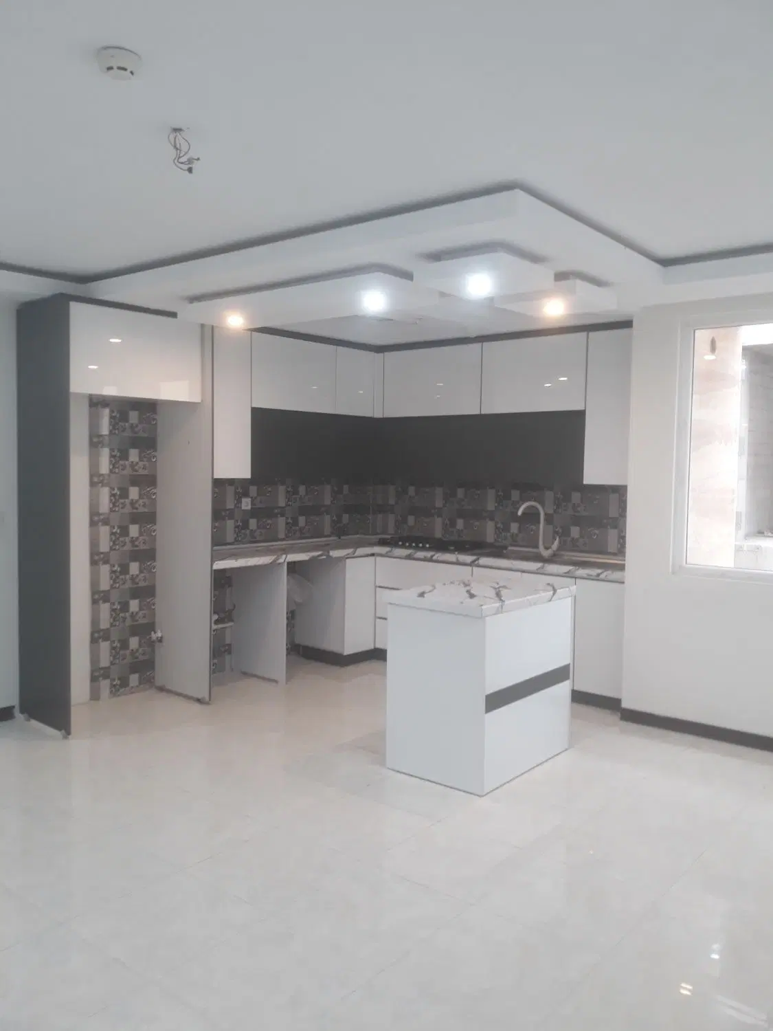 فروش ۶۰ متری نارمک جنوبی گلدار