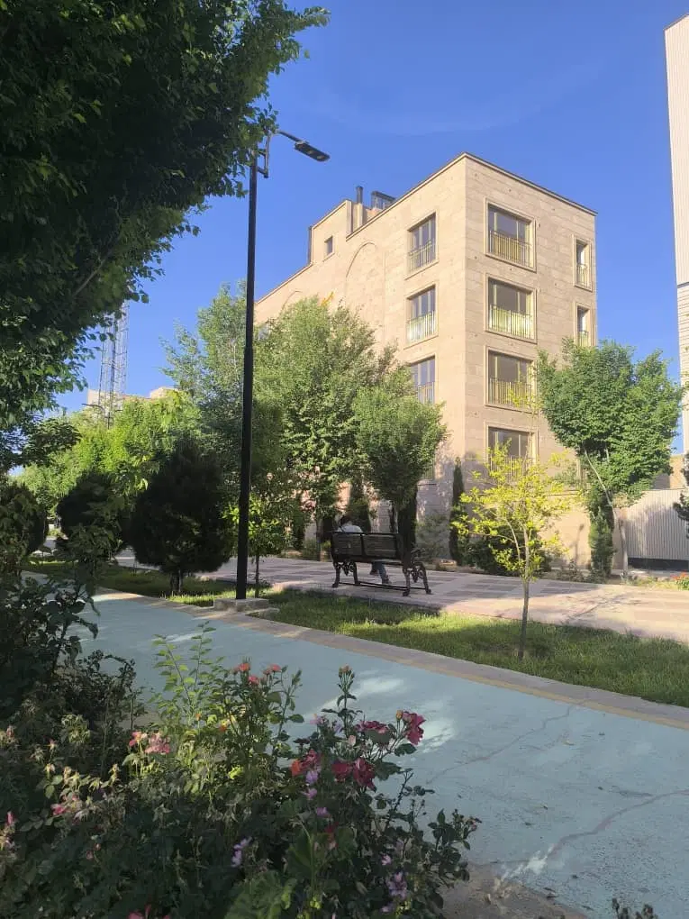 زمین سند تکبرگ خیابان زند