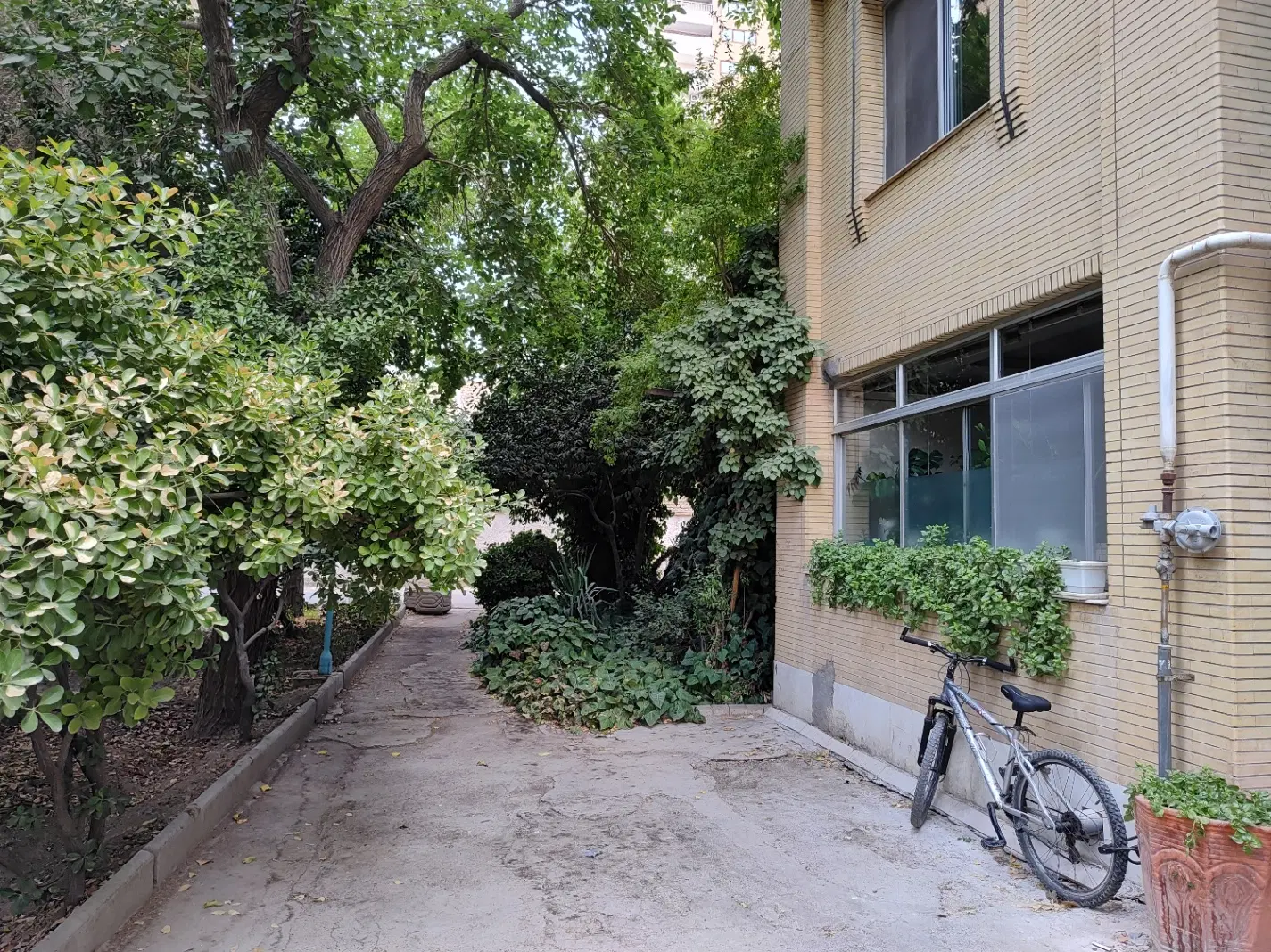 آپارتمان ۴ خوابه دوبلکس ۲۰۰ متری