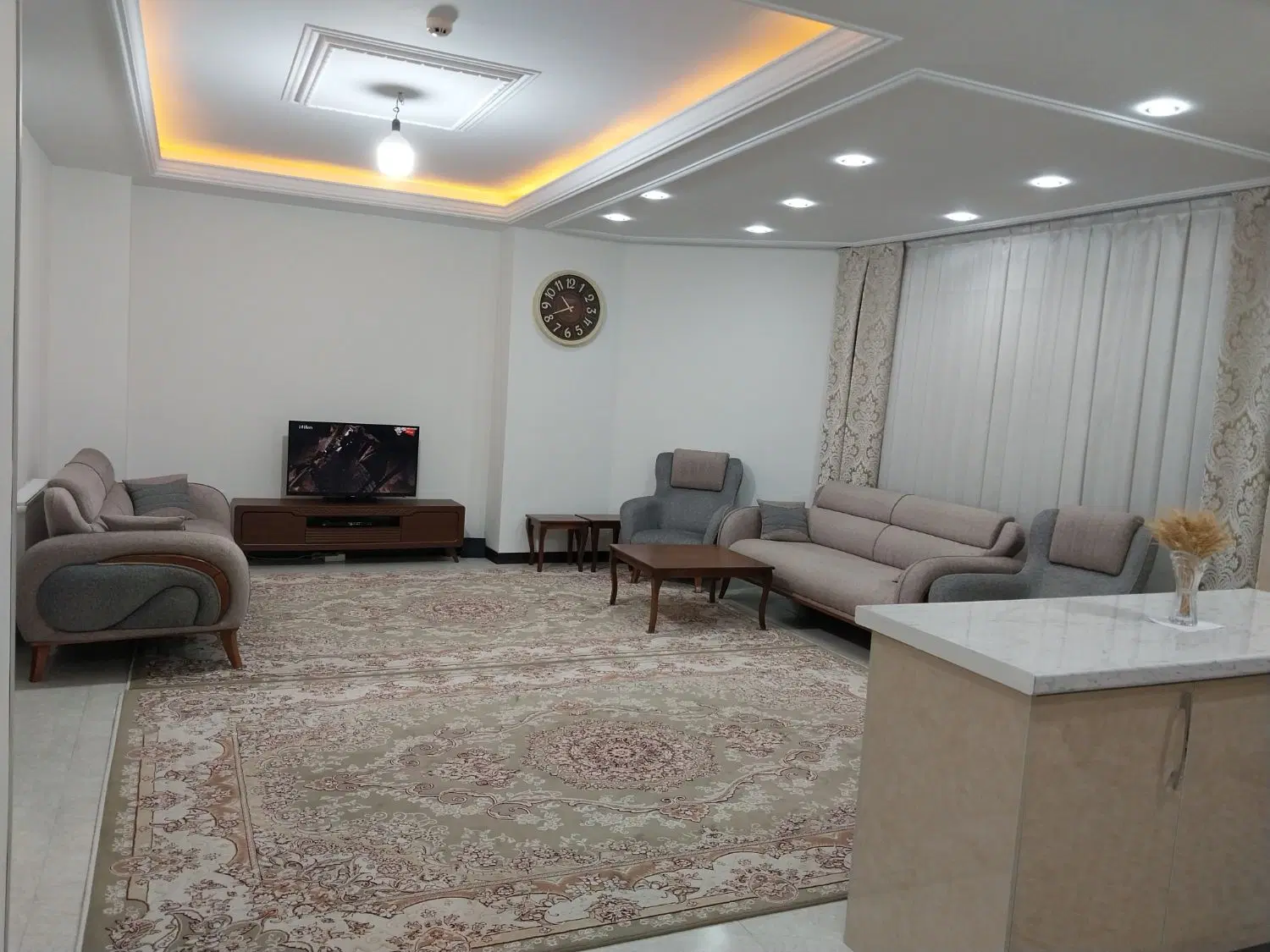 واحد ۹۶ متری خیابان مطهری