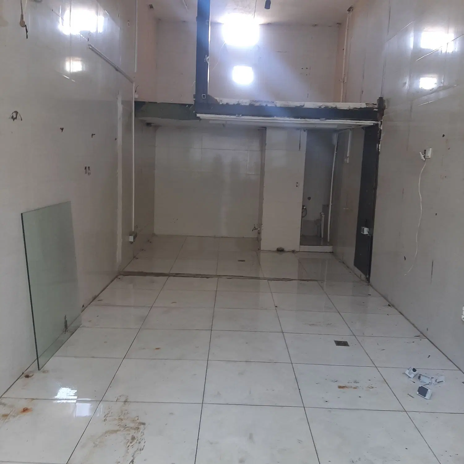 مغازه ۳۵متری فقط وفقط برای سوپر مارکت ومیوه فروشی