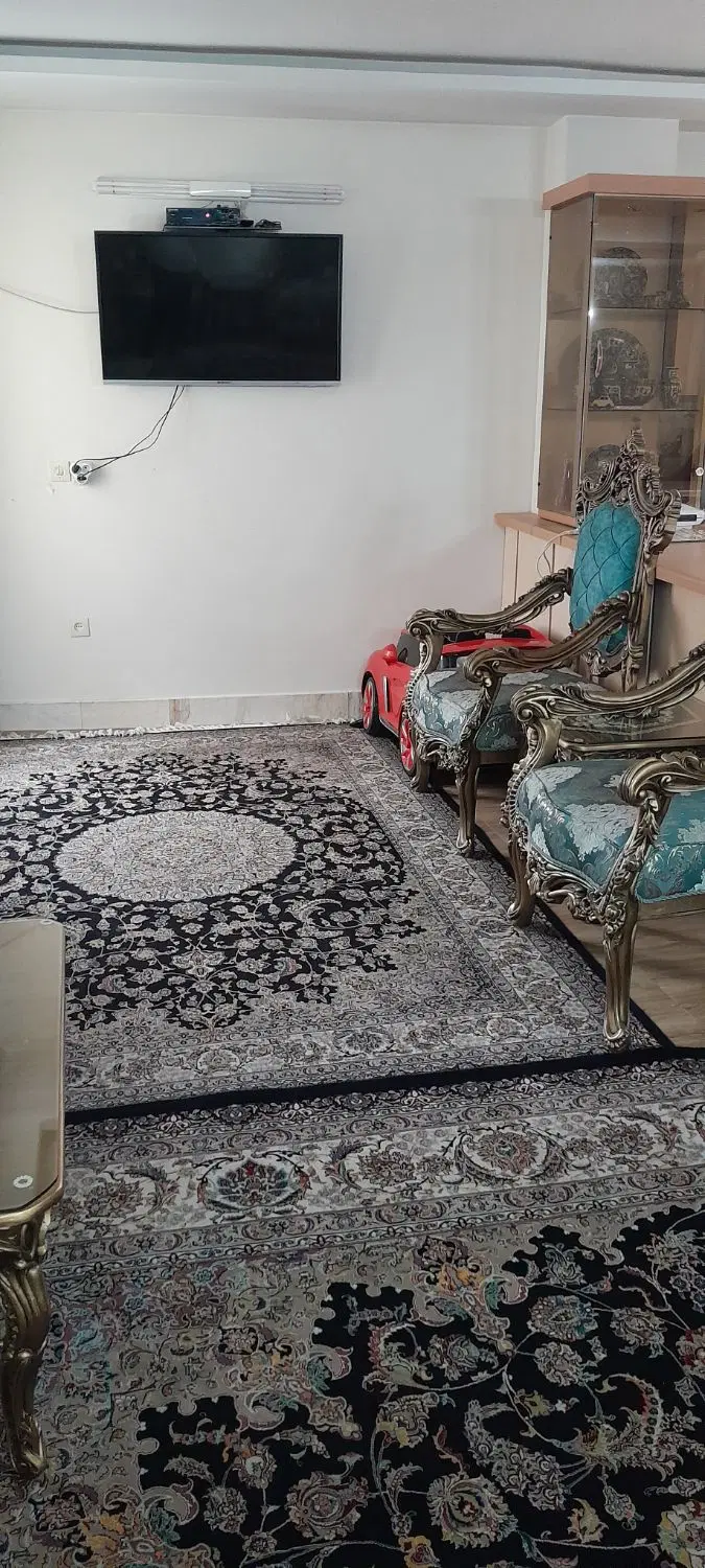 آپارتمان صد متری واقع در خیابان آتش
