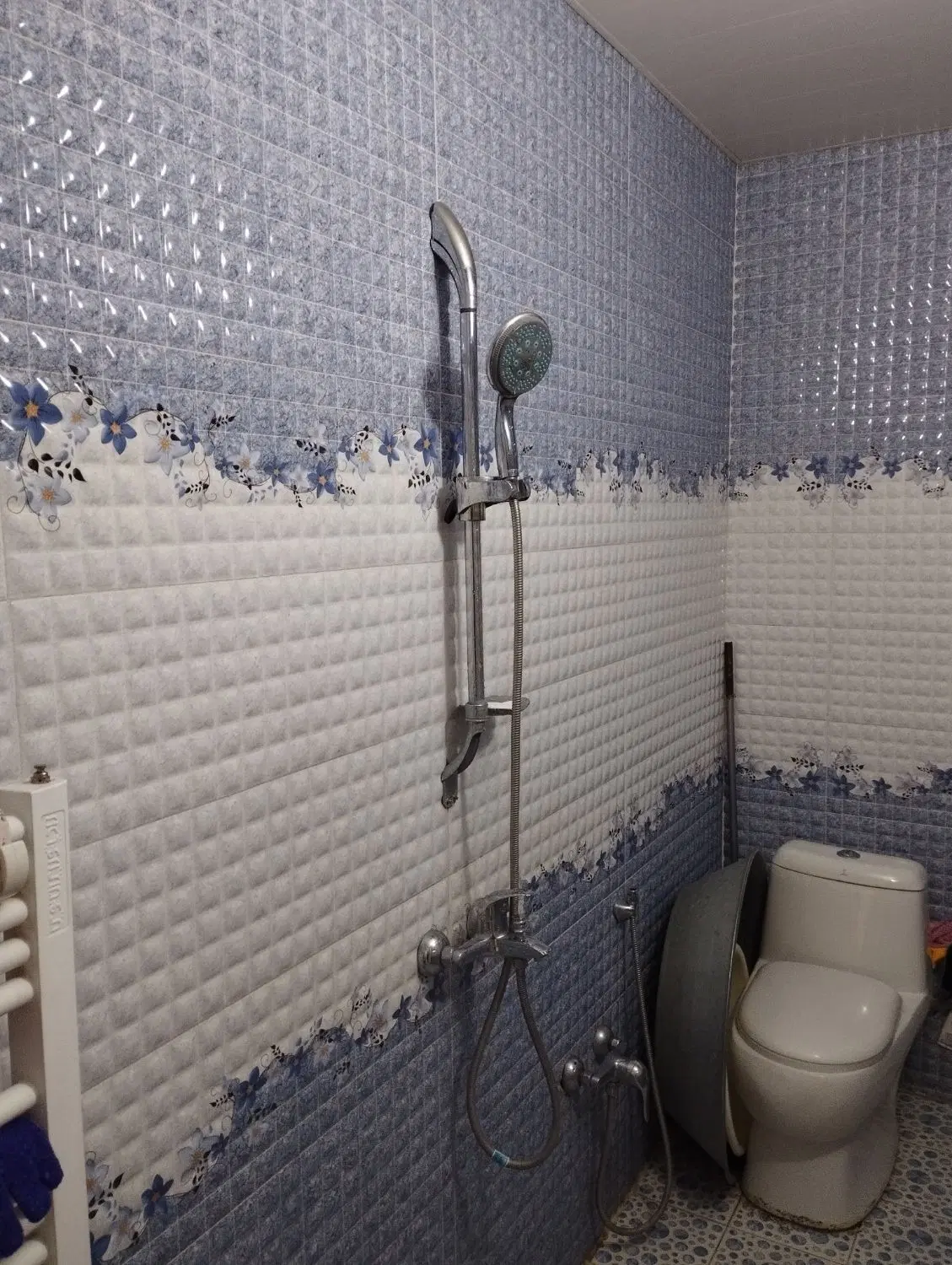 فروش آپارتمان سه خوابه شهرک دادگستری بلوار کامکار