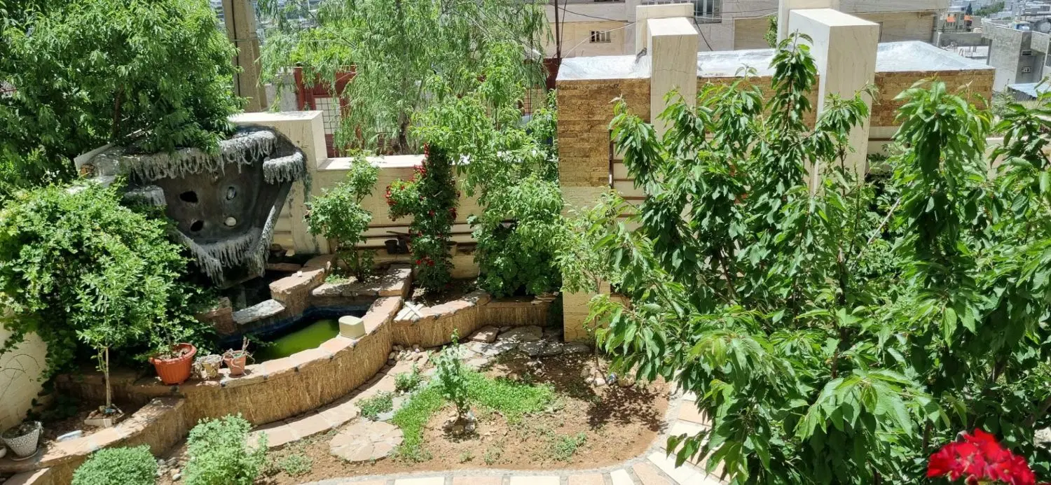 ۲۵۰متر خانه همراه با مغازه وحیاط بزرگ .املاک