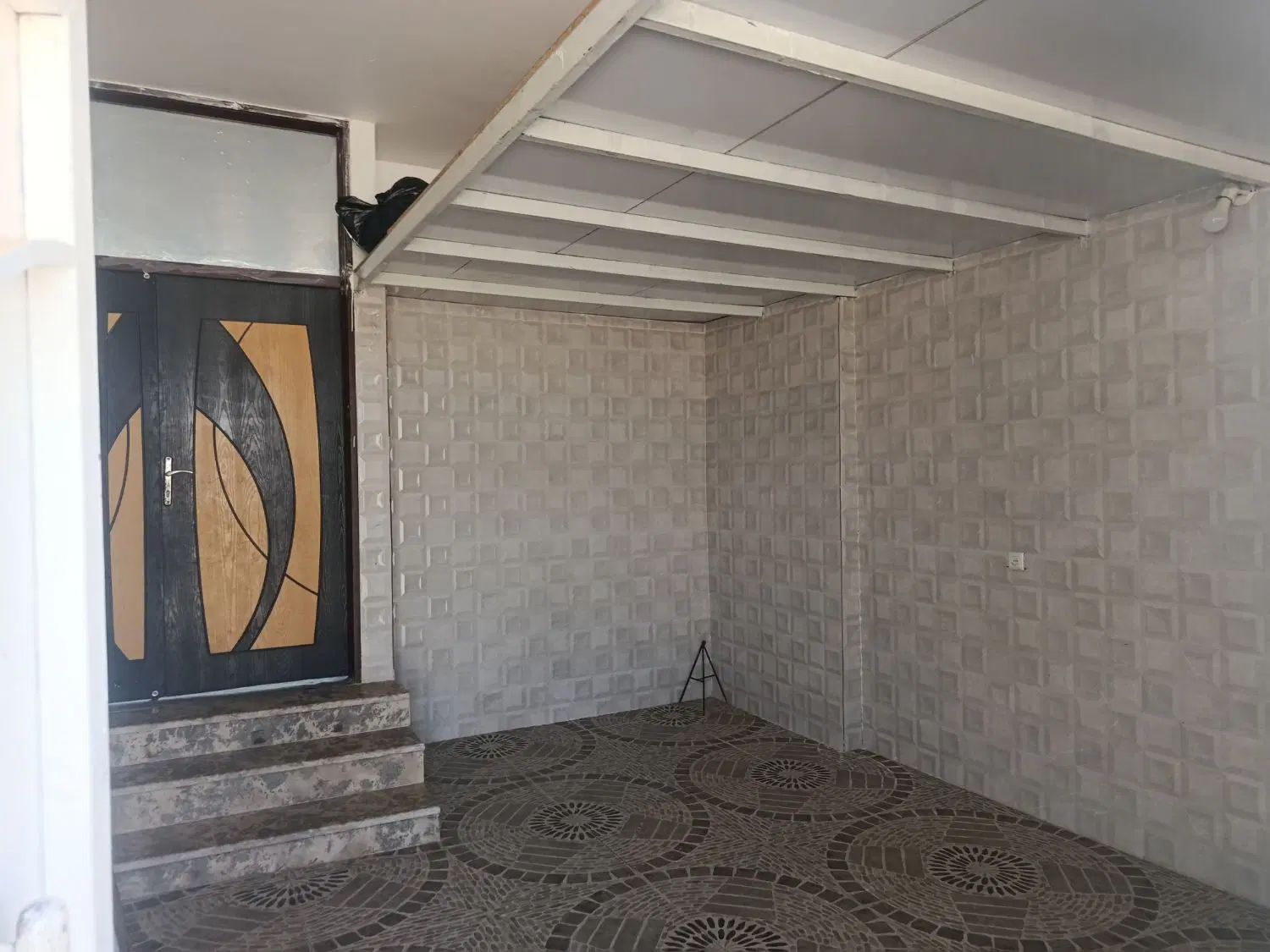 فروش خانه واقع در سده لنجان