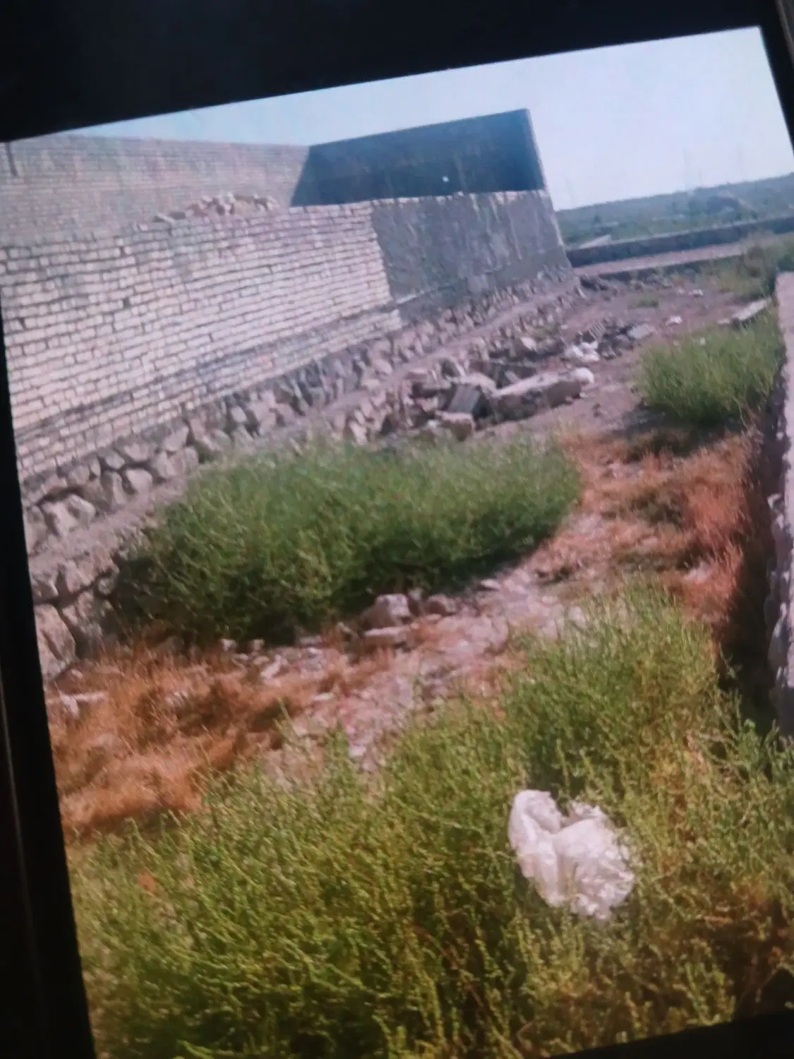 زمین عین دو