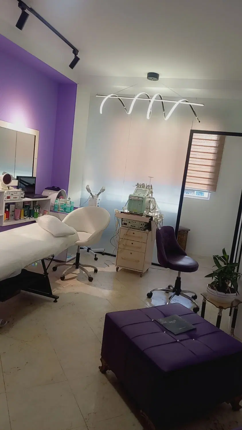 اتاق کار ۴ متری خاص و شیک در کلینیک Lilac