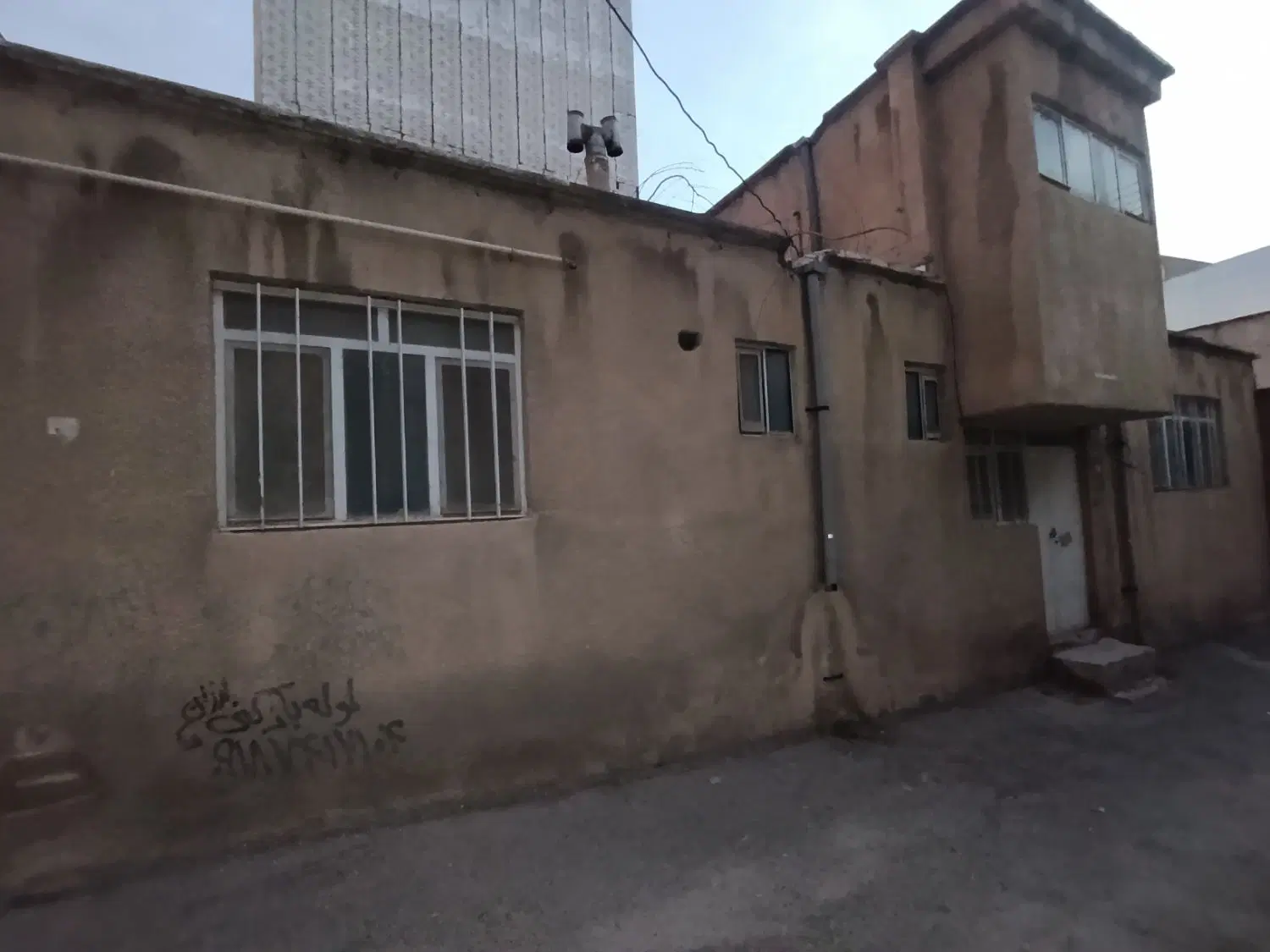 فروش 200 ملک قدیمی نامدنانان