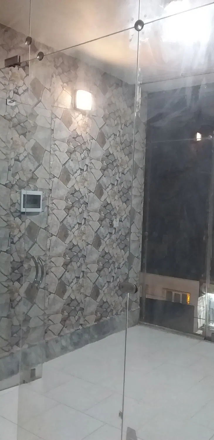 مغازه پر نور پر رزق در المهدی