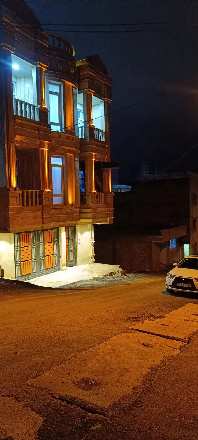 دو طبقه با پت هوس با پارکینگ 117متر زیر بنا