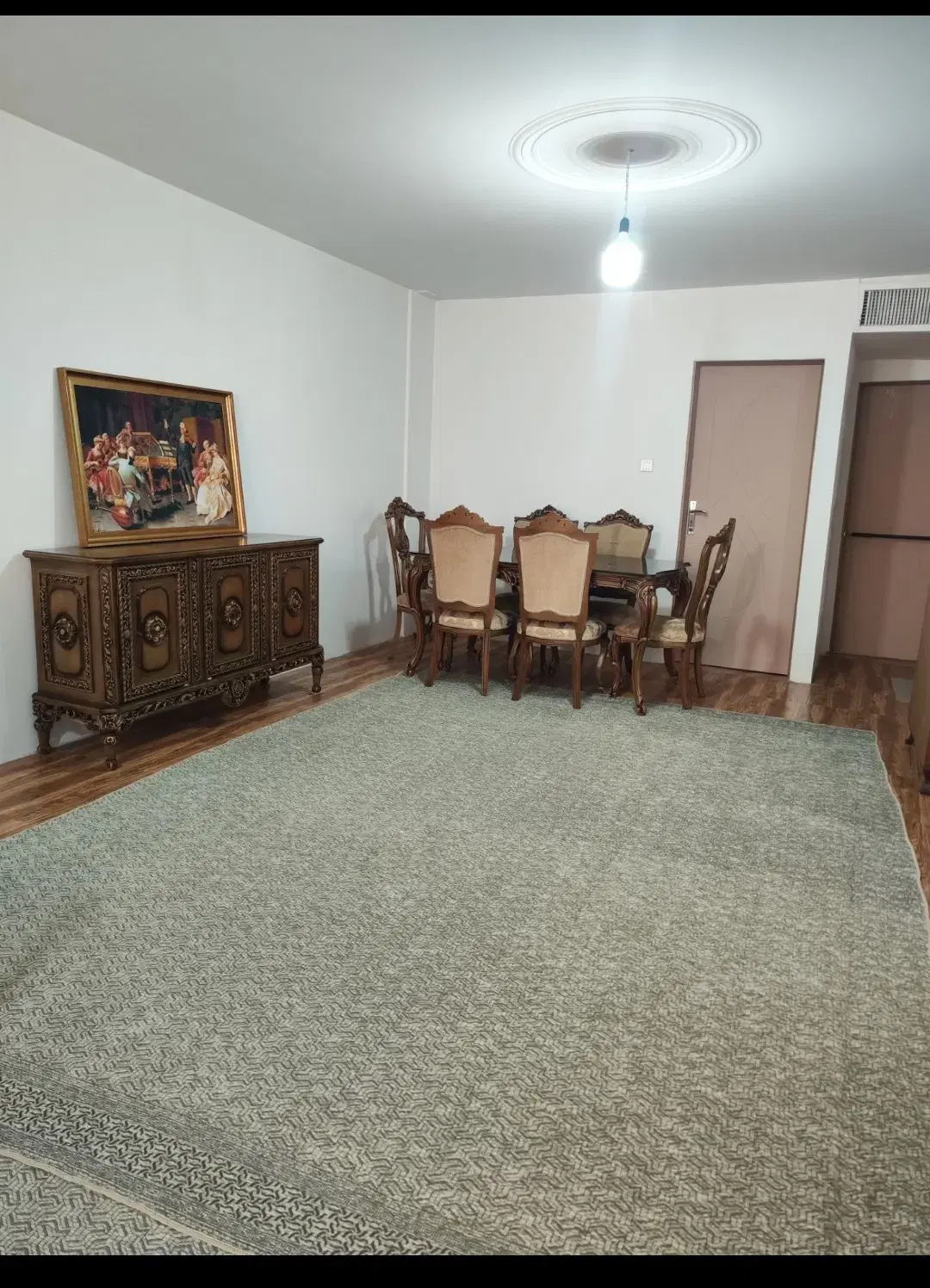 آپارتمان سه طبقه یک جا 120 متری تمیز  با مغازه