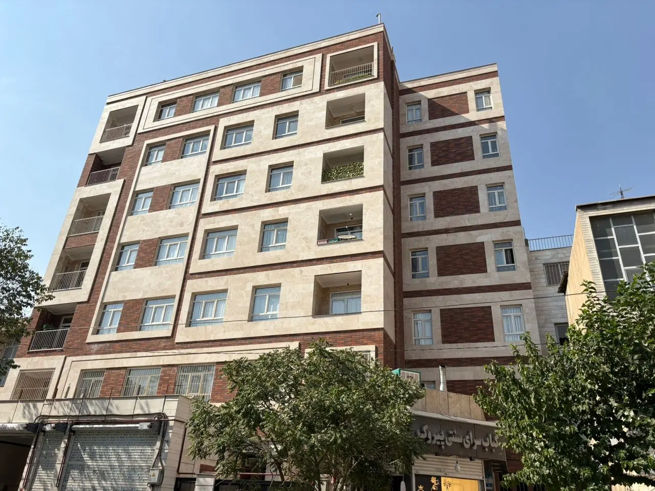 آپارتمان ۷۷مترباغفیض