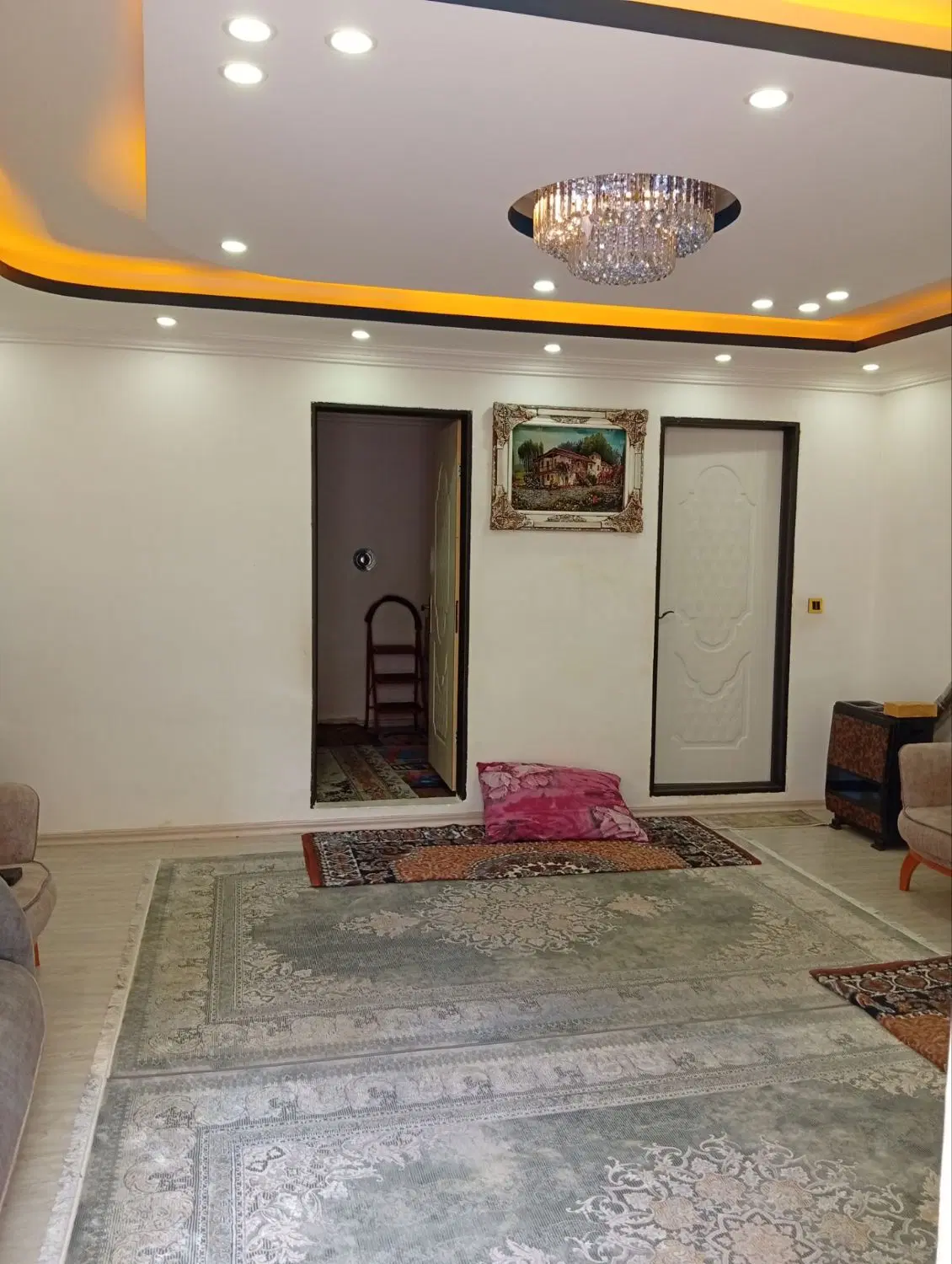 یک باب منزل مسکونی در بلوار ولیعصر