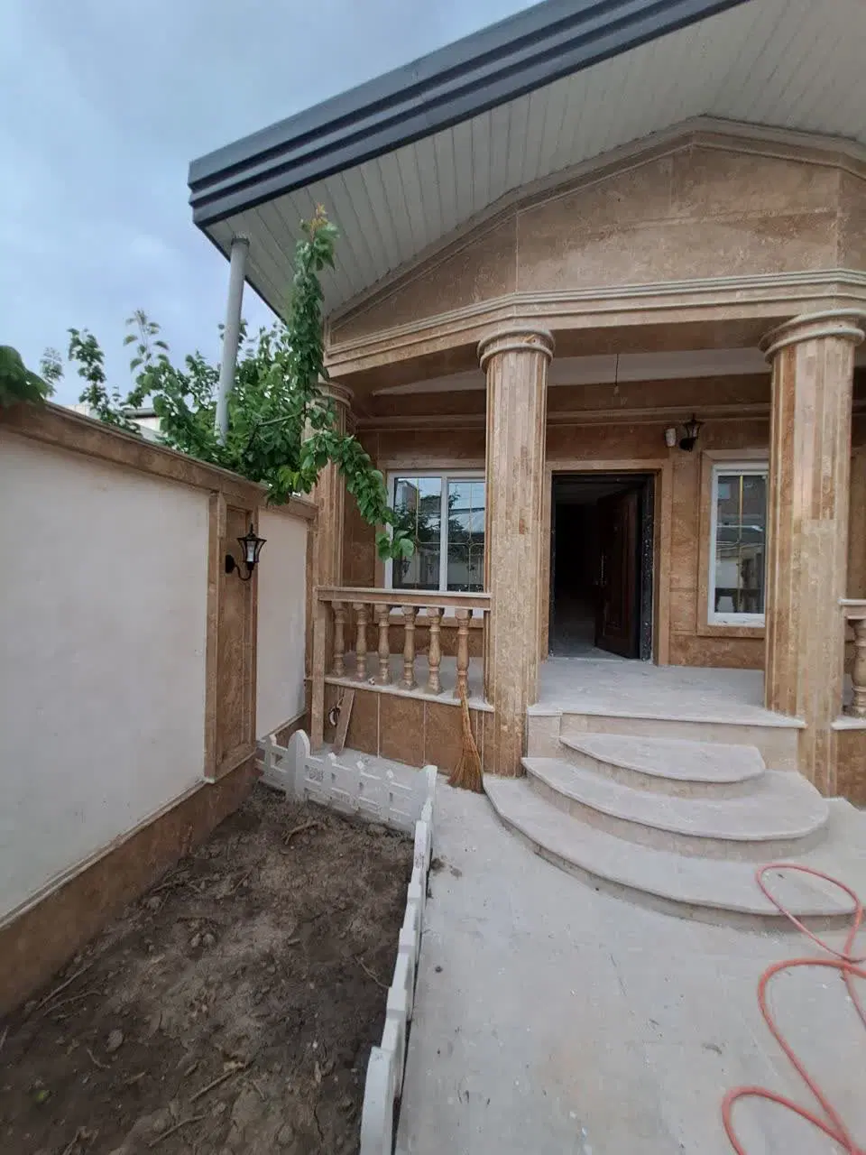ویلایی خ ساری نوساز