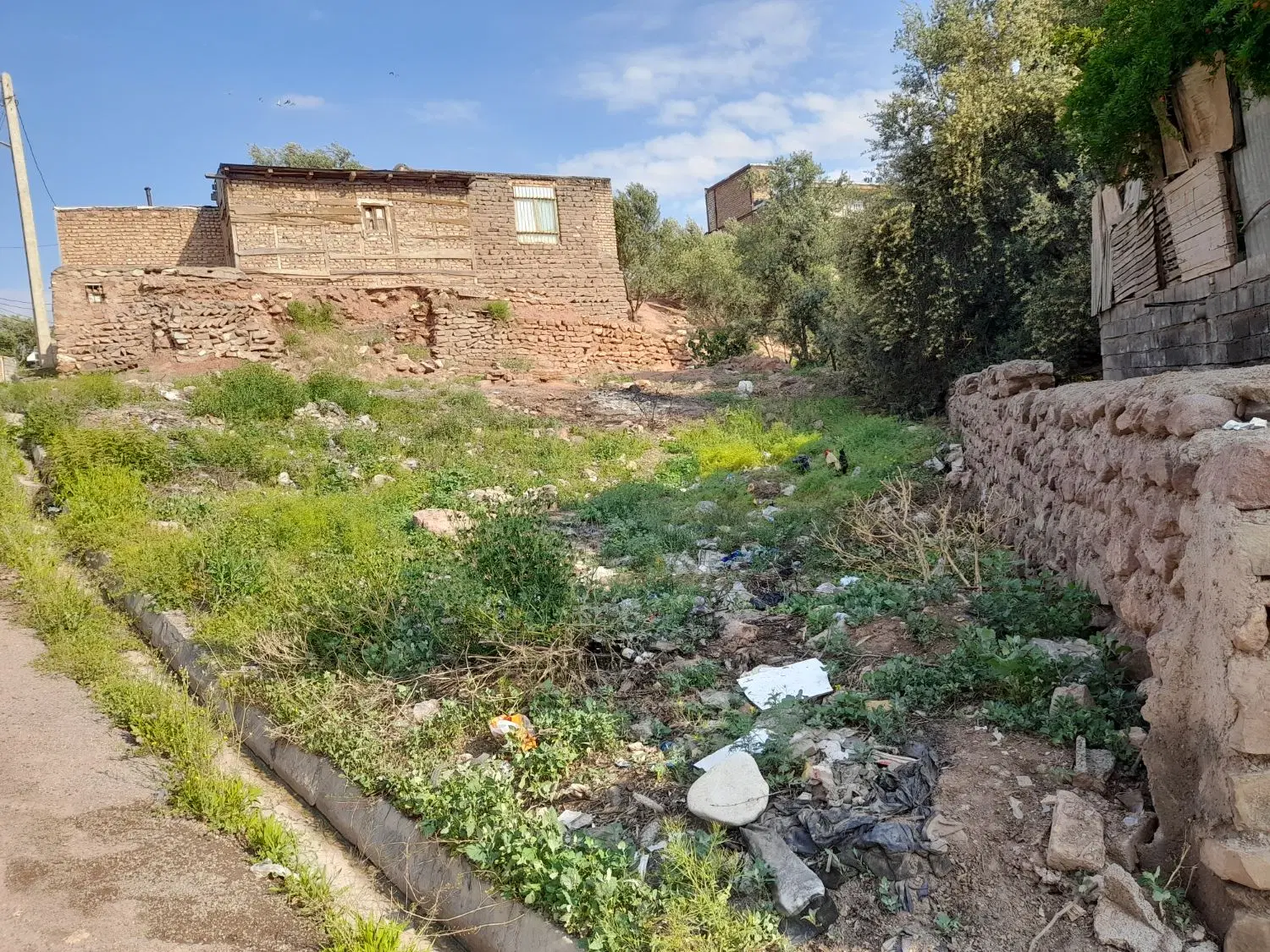 زمین به فروش میرسد