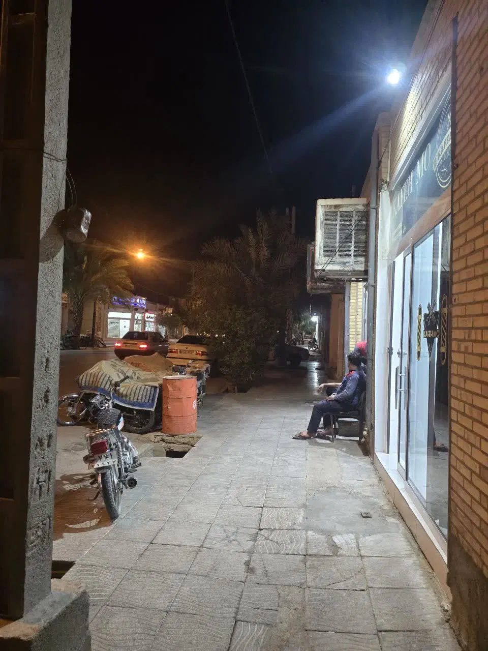 مغازه فروشی