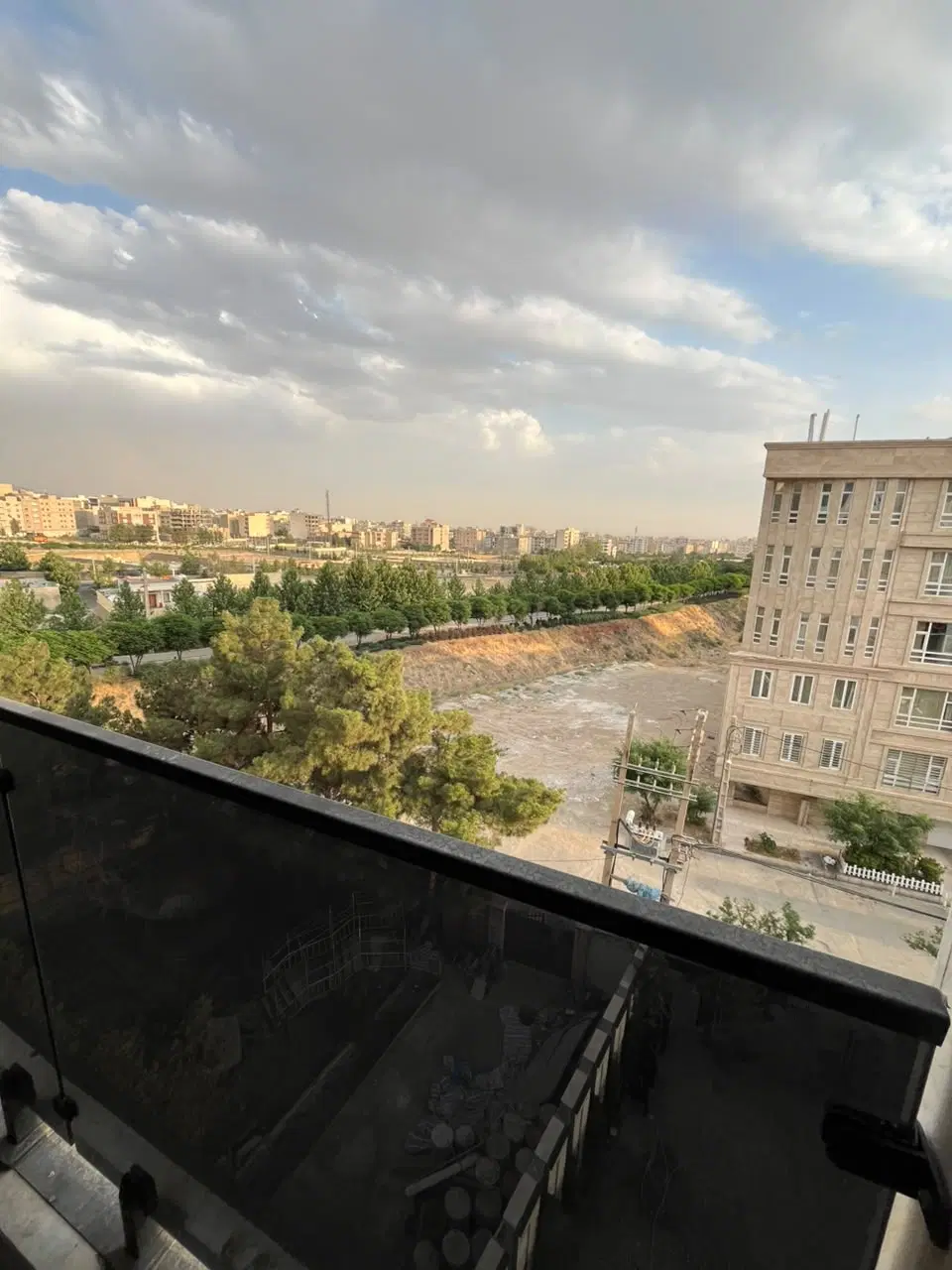 ۹۵ متری لاله ها شرقی سازه برند