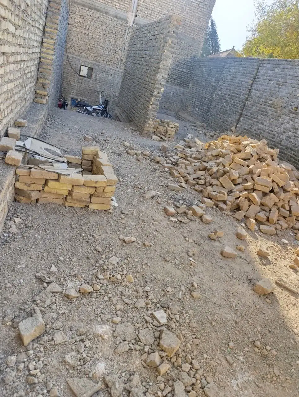 فروش خانه‌ی نیمه ساز