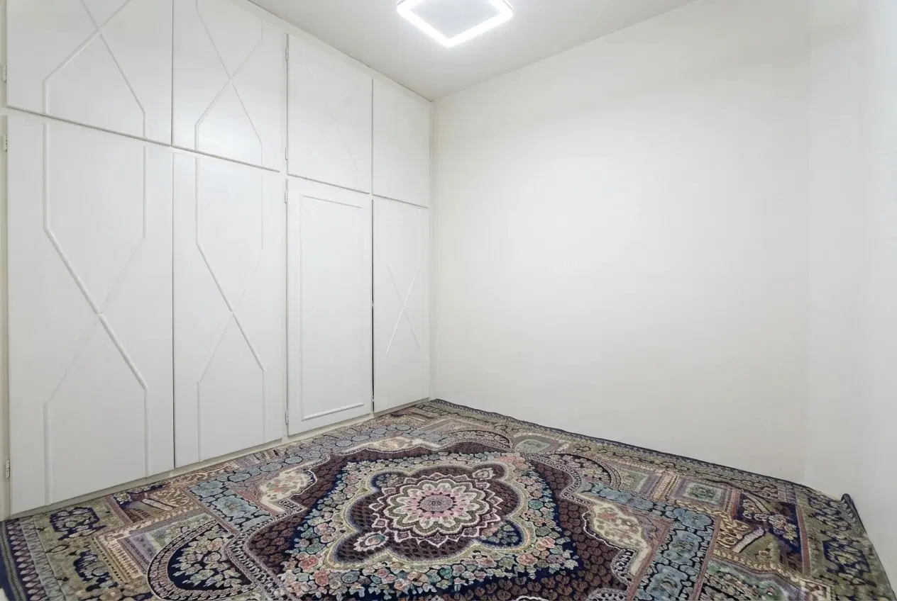 ۱۰۰ متر، دو خواب، نورگیر و دلباز