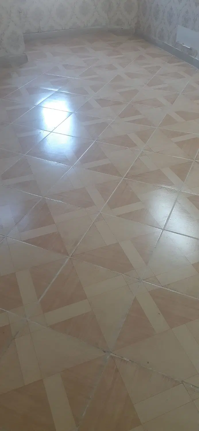 خانه به متراژ ۶۵ متر   طبقه ی دوم بالای همکف