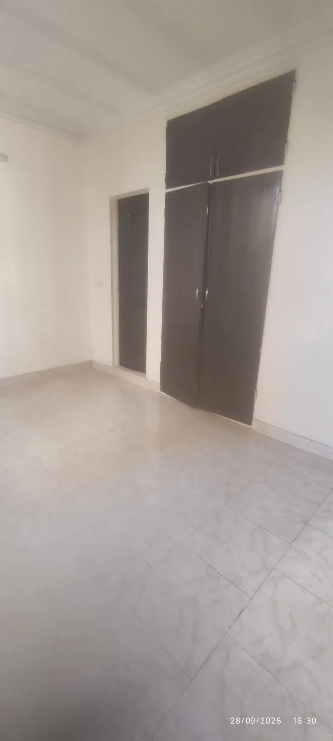 60 متری با پارکینگ وآسانسور
