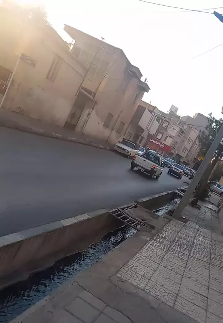 مغازه_۱۲ متری_نزدیک به شهدا _بر خیابان اصلی خاکباز