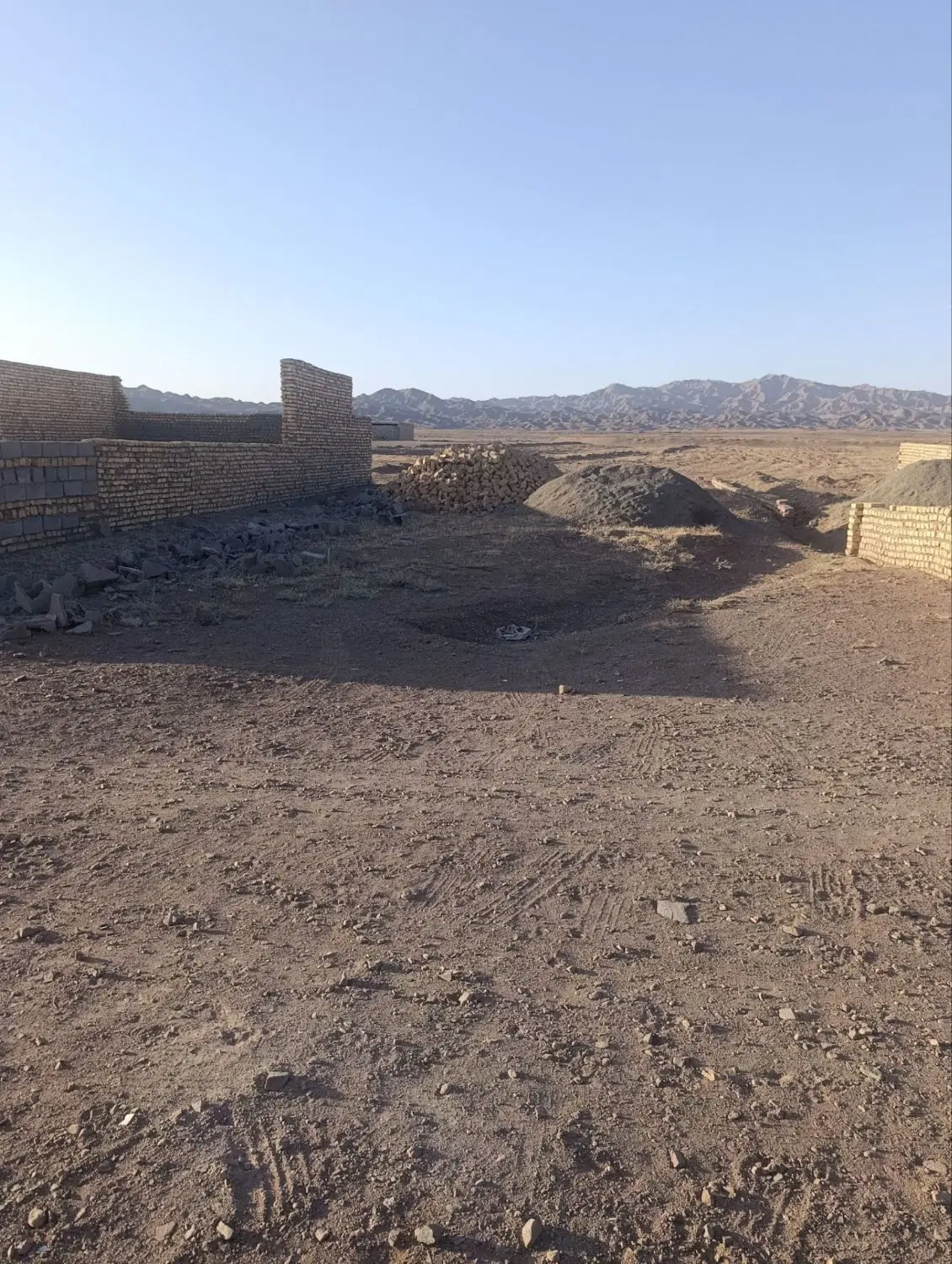 زمین فروشی