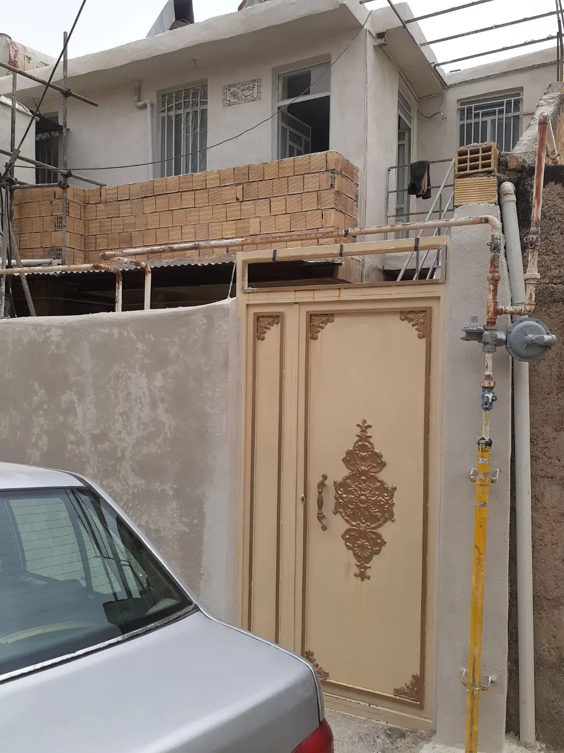 فروش فوری منزل دوطبقه سرطاف.