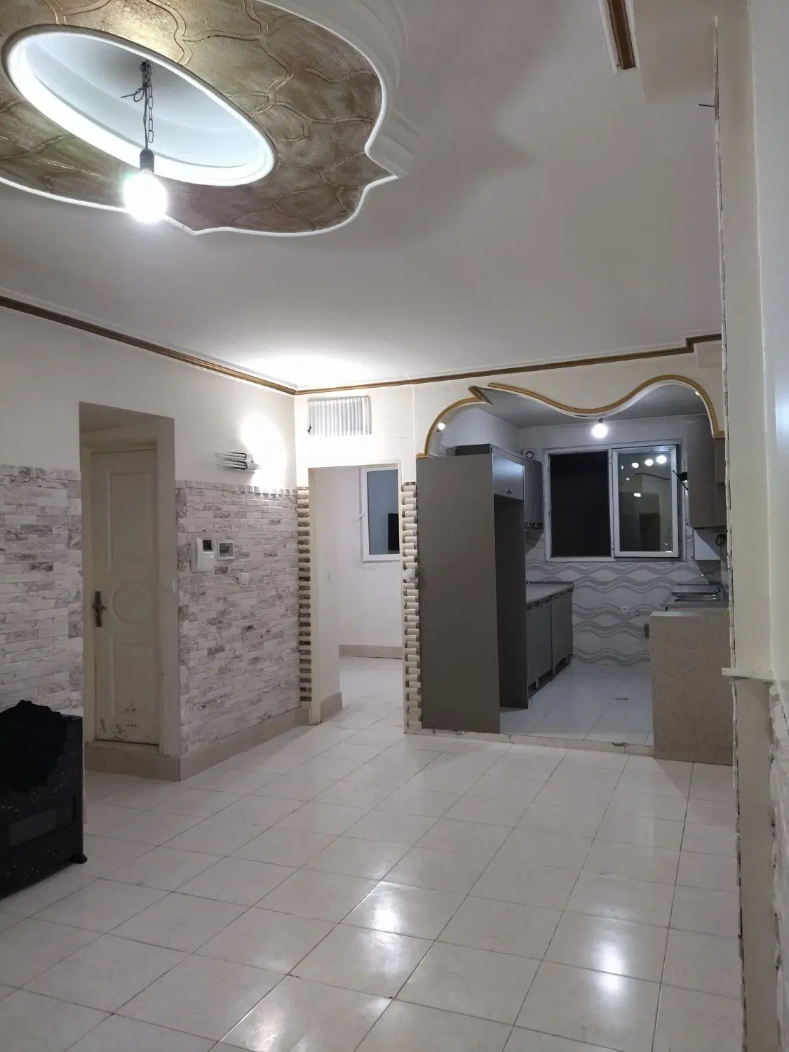 آپارتمان 55 م 2خواب طبقه1 با پارکینگ تک واحدی