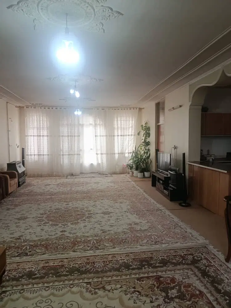 ویلایی ب۴ جنوبی شرقی ۳خواب دونبش،در از دوطرف