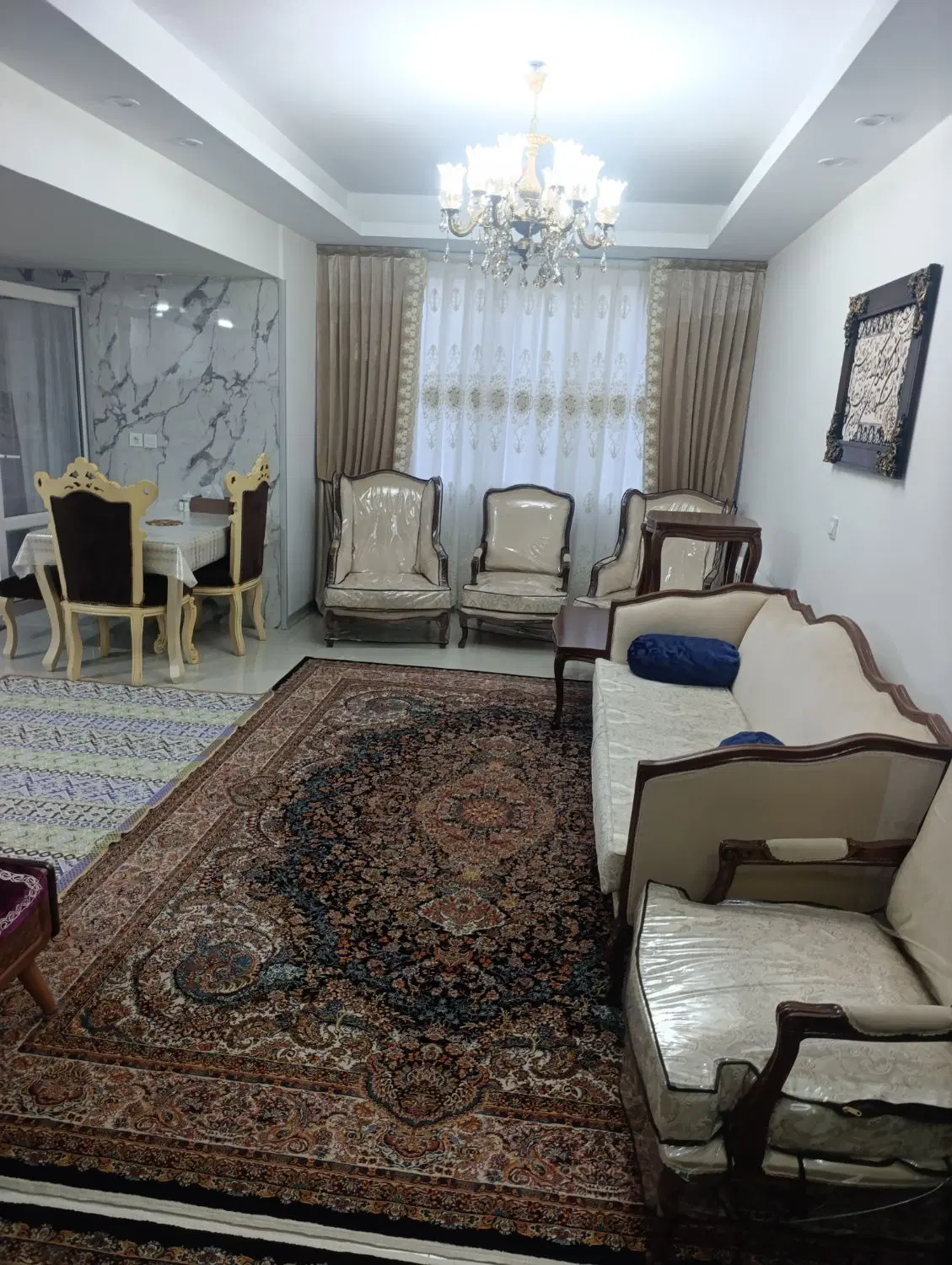 100متری املاک پارسیان