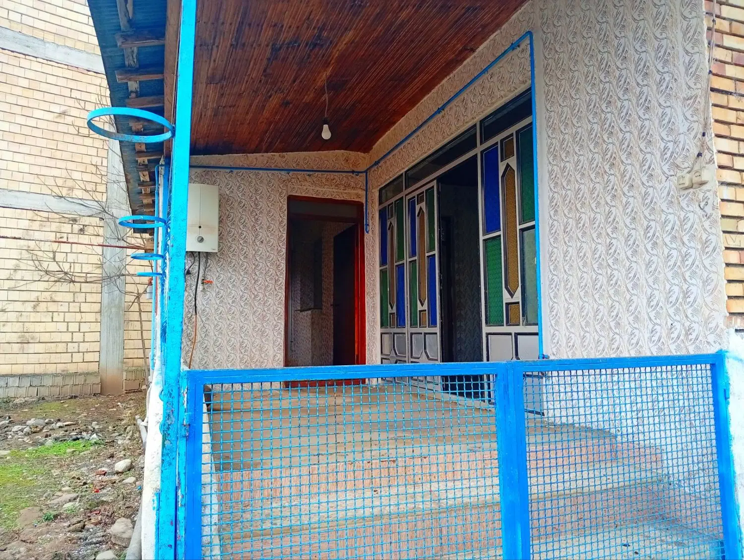 ویلای کلنگی قدیم ساخت تقریبن ۱۰۰ متر