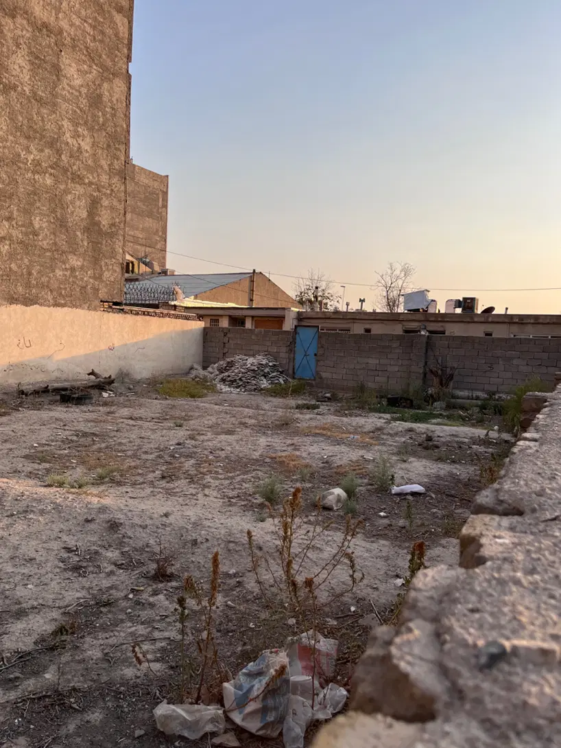 اجاره ۷۰۰ متر زمین، چهار دیواری،