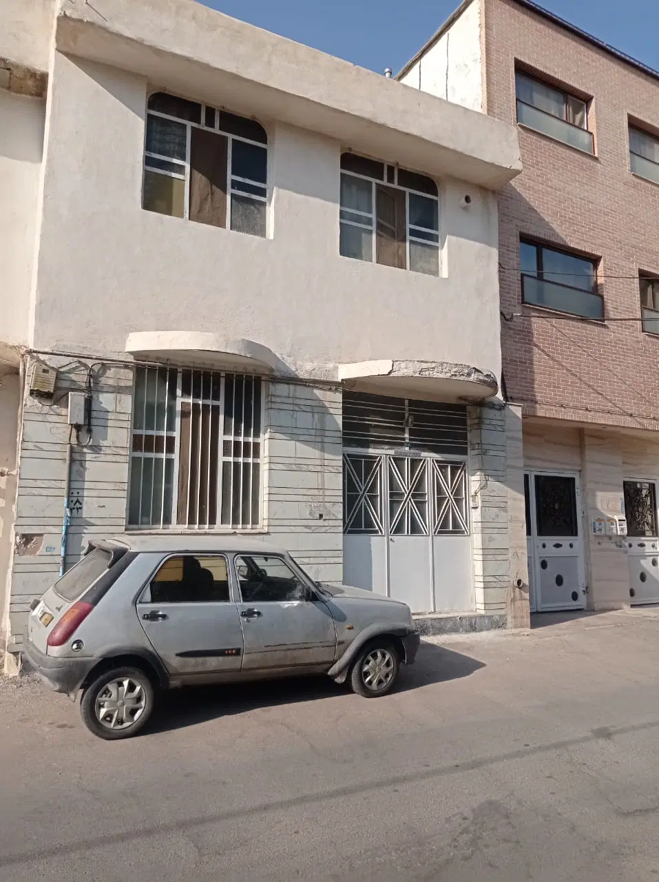 فروش منزل کلنگی قابل سکونت