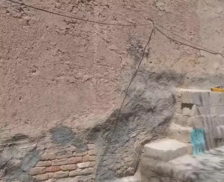 خانه کلنگی دنج در خیابان باهنر