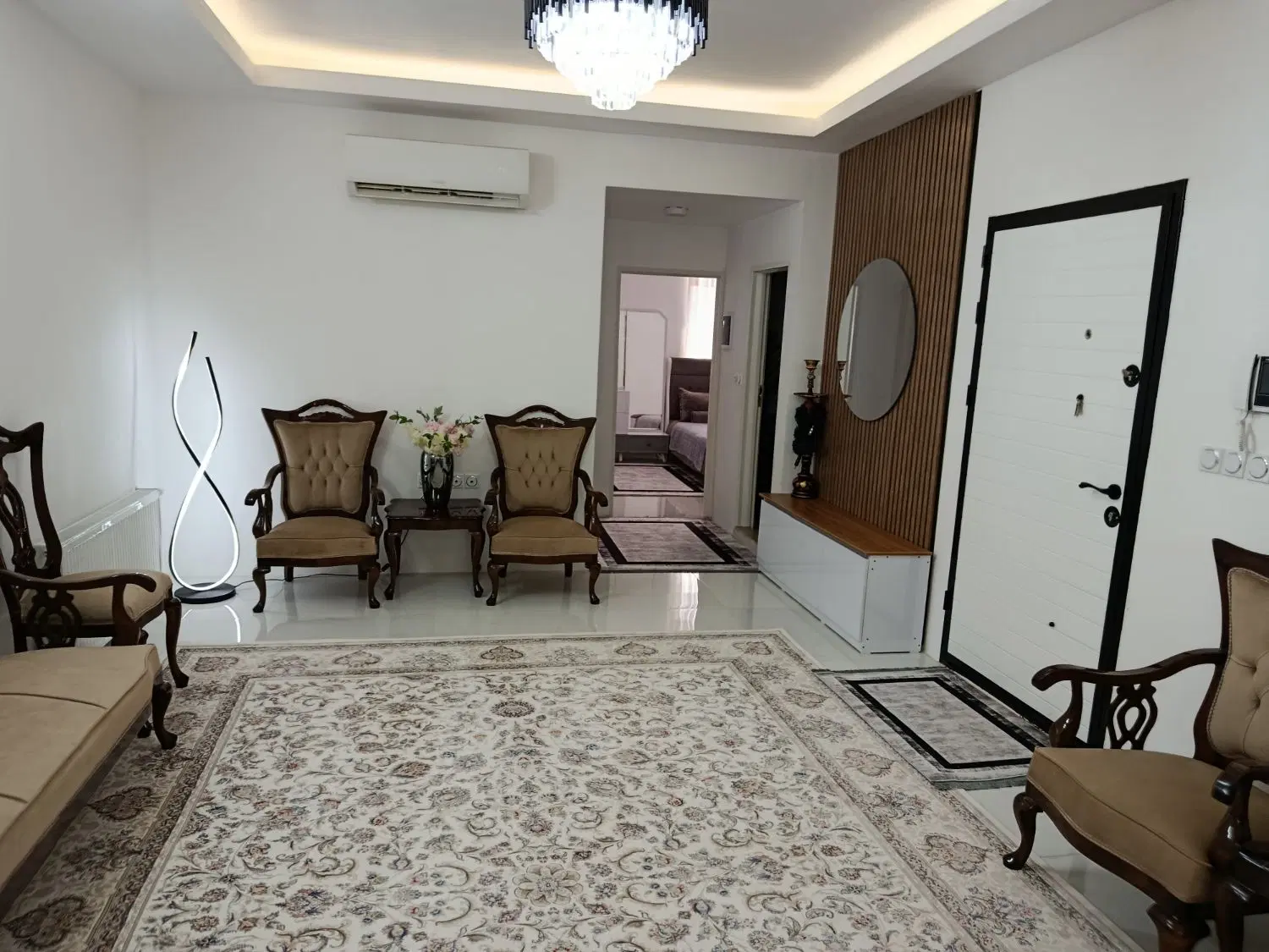 آپارتمان تک واحدی