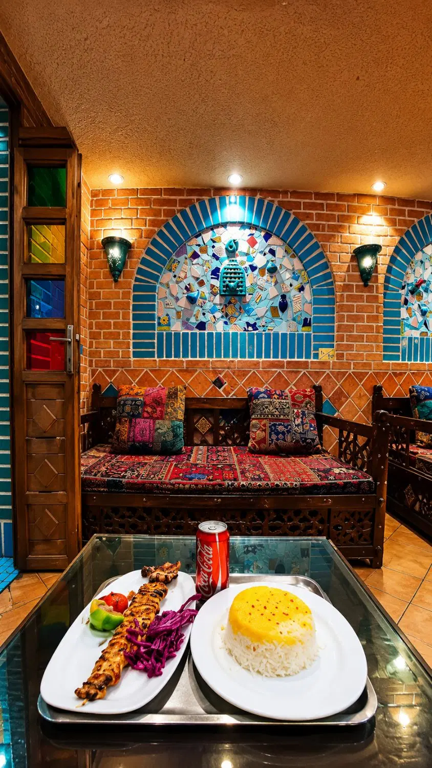 بر جمهوری سفره خانه سنتی