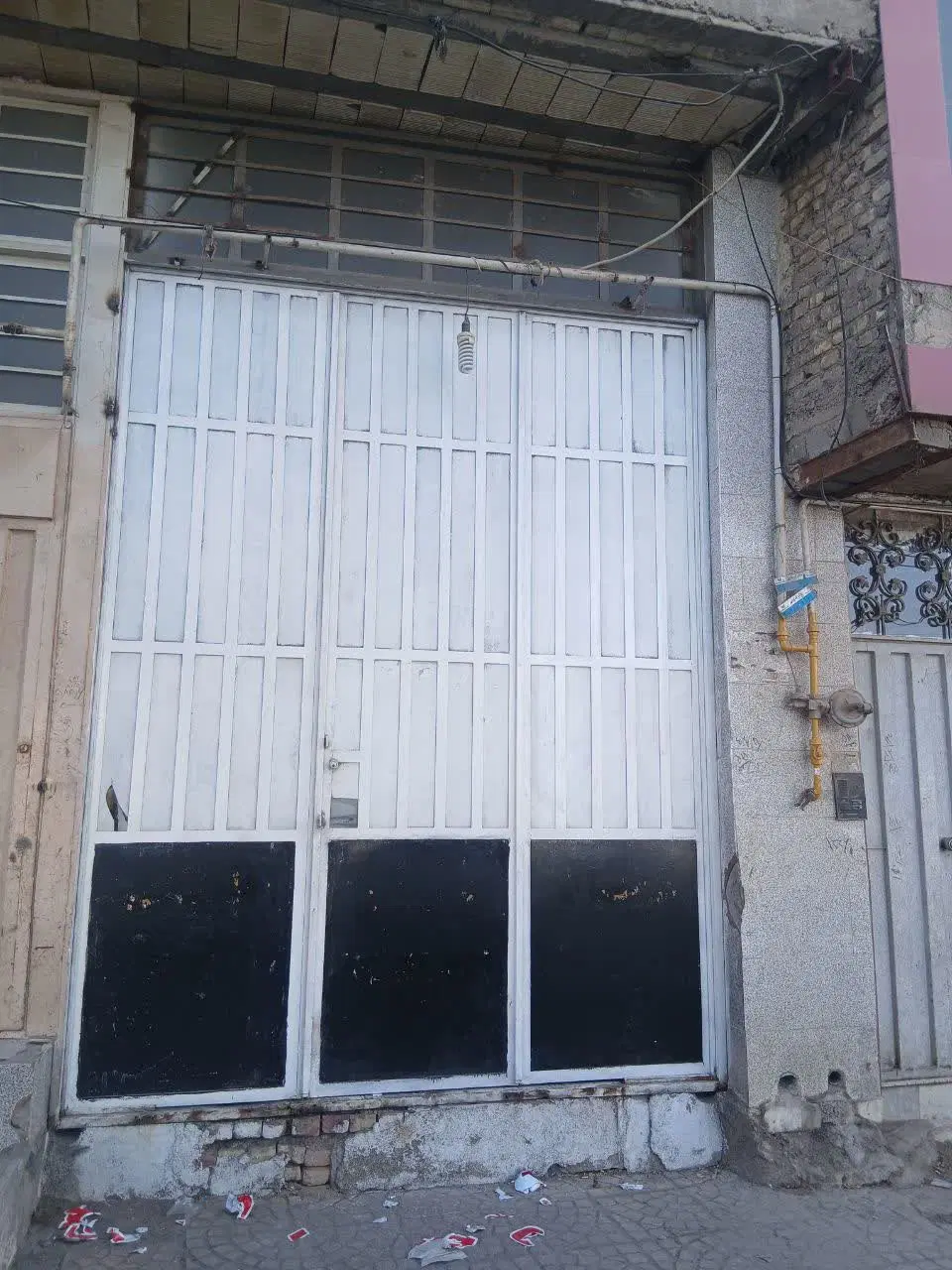 مغازه دارای گود