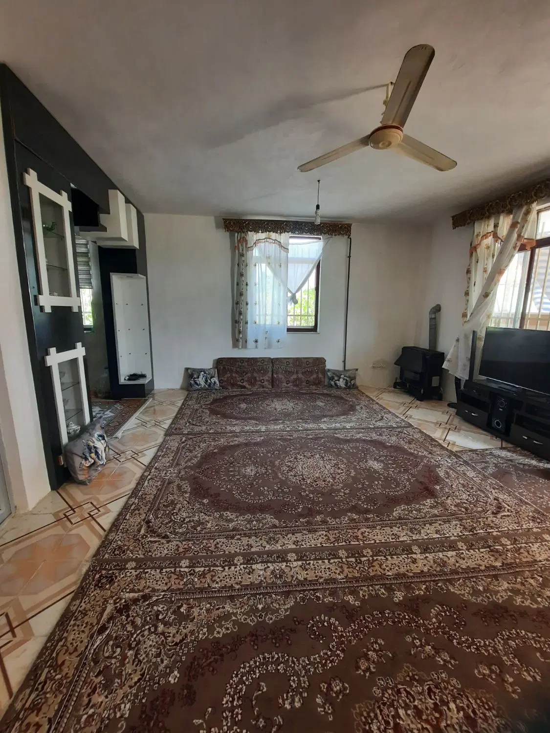 فروش ویلایی بنا دوخواب تک برگ سند 300متر زمین