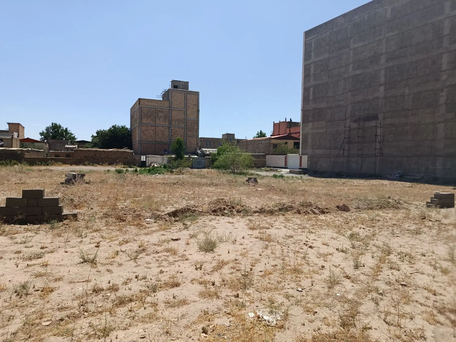 200متر زمین کاسبی ساخت مسکونی هشتگردقدیم