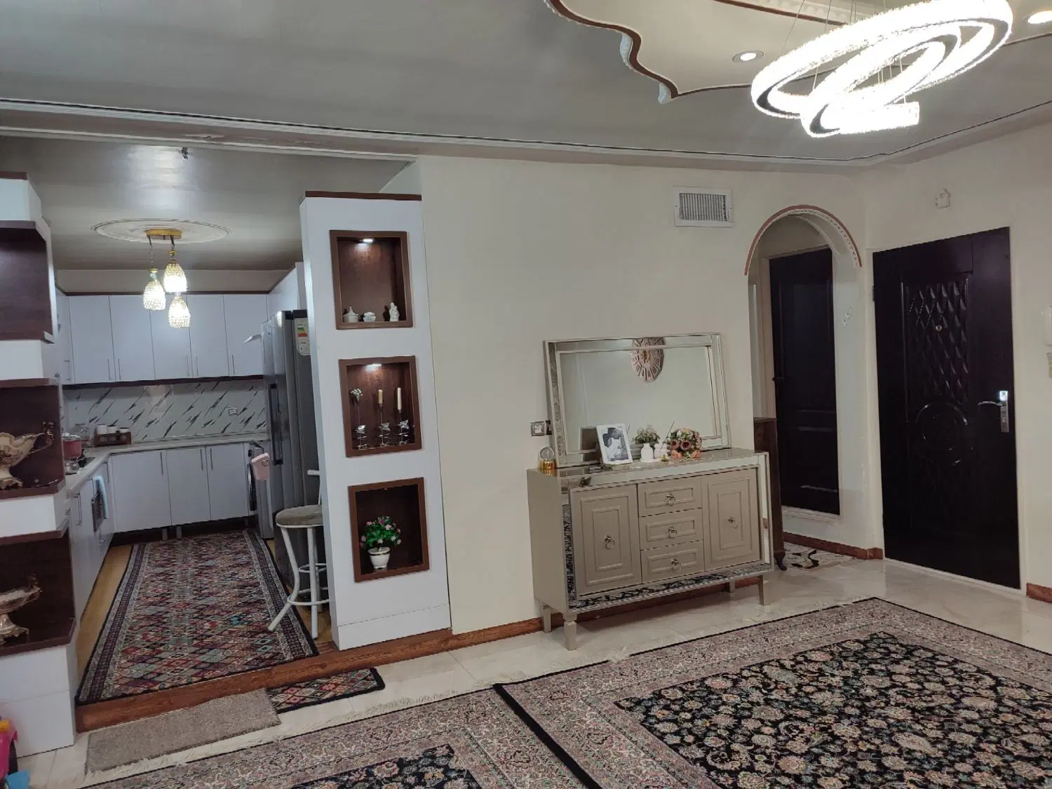 آپارتمان 65متری گلستان فلکه دوم