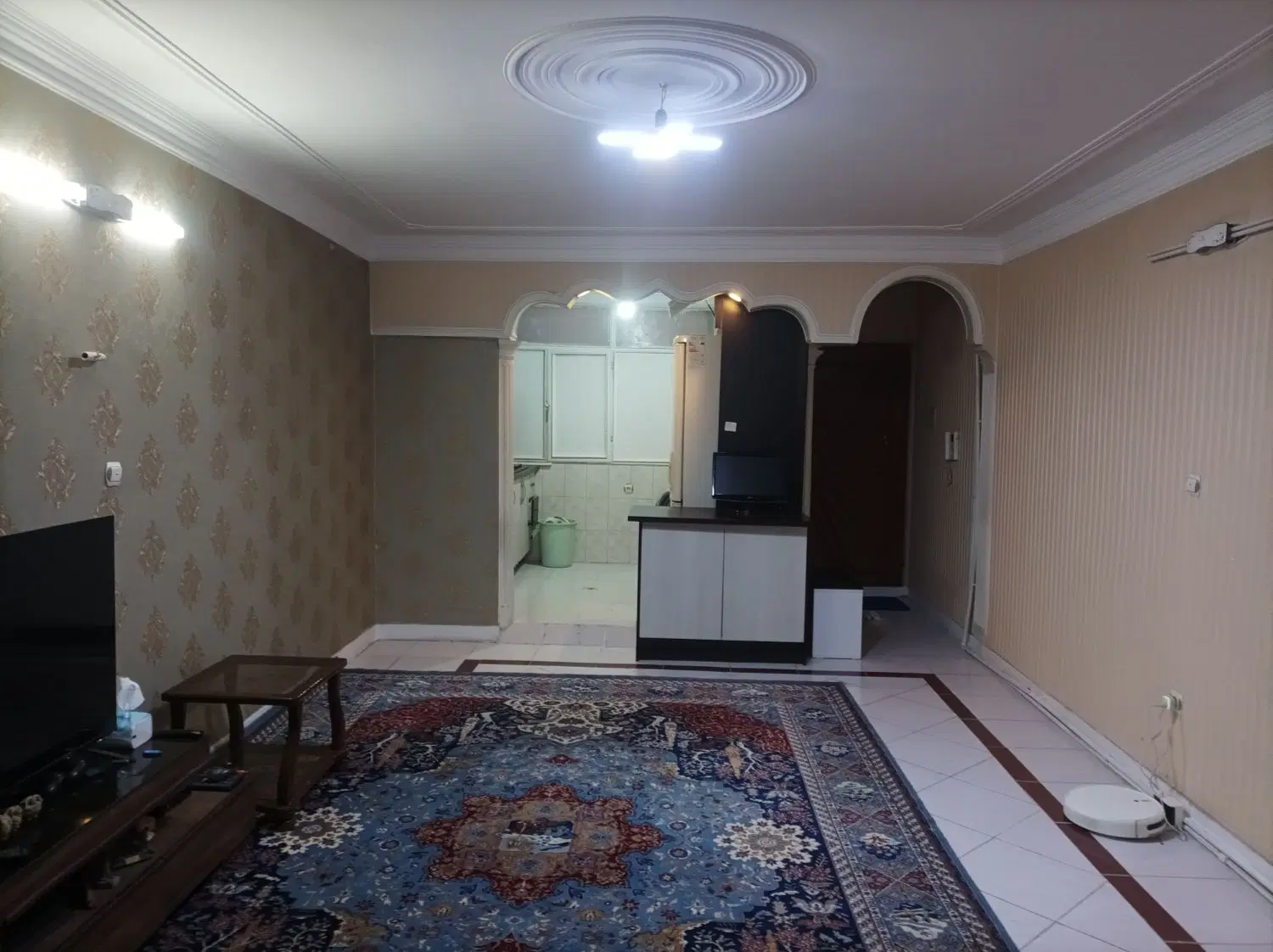 رهن و اجاره واحد ۵۰ متری، طبقه ۳ پارکینگ و انباری